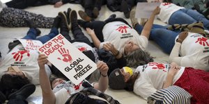 Διαμαρτυρία με πλακατ