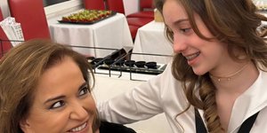 Ντόρα Μπακογιάννη: H φωτογραφία με την εγγονή της ανήμερα της ονομαστικής τους εορτής