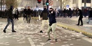 Επεισόδια στο Σύνταγμα, μετά τη συγκέντρωση για τα Τέμπη 