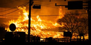 Τεράστιες πυρκαγιές σαρώνουν τη Νότια Κορέα