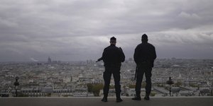 Γάλλοι αστυνομικοί στο Παρίσι 