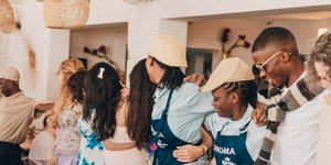 Χορός αλά ελληνικά στη Ζάμπια 