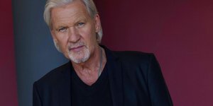 Ο θρύλος της Eurovision Johnny Logan στο Θέατρο Παλλάς