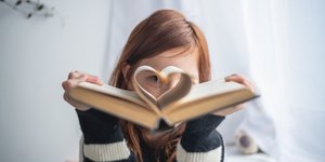 καρδια με σελιδα βιβλιου 