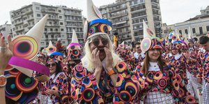 Καρναβαλιστές στην παρέλαση της Πάτρας
