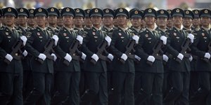 Παρέλαση Κινέζων στρατιωτών