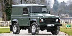 Βγαίνει σε δημοπρασία το Land Rover Defender του Βασιλιά Κάρολου