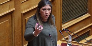 Η Ζωή Κωνσταντοπούλου στο βήμα της Βουλής