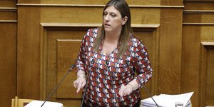 Η Ζωή Κωνσταντοπούλου στο βήμα της Βουλής 