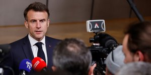 Ο Γάλλος πρόεδρος Εμανουέλ Μακρόν μετά τη Σύνοδο Κορυφής