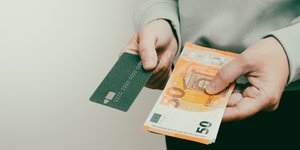 Πληρωμές με κάρτα ή μετρητά