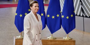 Η πρωθυπουργός της Δανιάς, Μέτε Φρεντέρικσεν, θα πάει στη Γροιλανδία