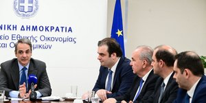 O Mητσοτάκης στο ΥΠΟΙΚ
