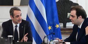 Κυριάκος Μητσοτάκης και Κυριάκος Πιερρακάκης στο υπουργικό συμβούλιο 