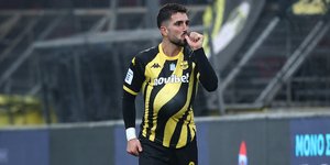 Ο Μόντσου με τη φανέλα του Άρη