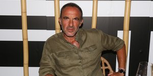 Ο Νίκος Αλιάγας με τη σύζυγό του, Τίνα Γρηγορίου, σε νυχτερινή έξοδο 