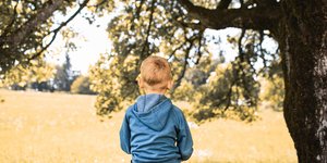 παιδι πλατη κουκουλα