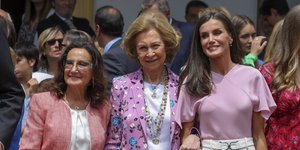Η βασίλισσα Λετίθια με τη μητέρα και την πεθερά της