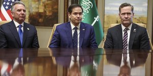 Η αμερικανική αντιπροσωπεία στις συνομιλίες της Σαουδικής Αραβίας για την Ουκρανία, Γουίτκοφ, Ρούμπιο και Γουόλτς