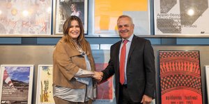 Η πρόεδρος του ΙΝΕΔΙΒΙΜ, Άννα Ροκοφύλλου με τον πρόεδρο του Φεστιβάλ Αθηνών Δημήτρη Πασσά