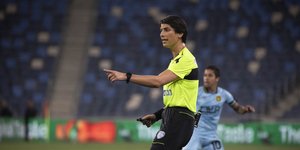 Η Σαπίρ Μπέρμαν εν ώρα αγώνα