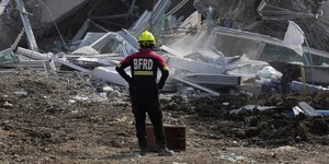 Σεισμός στη Μιανμάρ: Τεράστια επιχείρηση για τον απεγκλωβισμό καθηγητών και μαθητών από σχολείο που κατέρρευσε