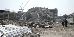 Κατέρρευσαν κτίρια στην Μπανγκόκ μετά τα 7,7 Ρίχτερ στη Μιανμάρ