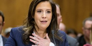 Ο Ντόναλντ Τραμπ αποσύρει την υποψηφιότητα της Ελίζ Στέφανικ για πρέσβη του ΟΗΕ