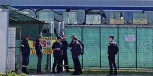 Κλιμάκιο της Πυροσβεστικής στο Κουλούρι για την εμπορική αμαξοστοιχία του δυστυχήματος των Τεμπών
