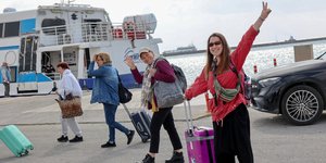 2.000 Τούρκοι τουρίστες άνοιξαν την τουριστική περίοδο στη Λέσβο -Φωτογραφία: Intimenews/ΛΑΓΟΥΤΑΡΗΣ ΜΑΝΩΛΗΣ