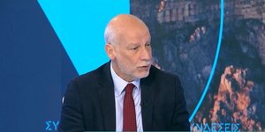 O Θανάσης Τσακρής, καθηγητής Μικροβιολογίας στο ΕΚΠΑ