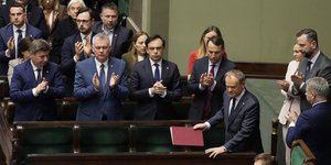 Ο πρωθυπουργός της Πολωνίας Ντόναλντ Τουσκ στο πολωνικό κοινοβούλιο