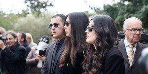 H Eύη Βατίδου και τα παιδιά του Αλέξη Κούγια