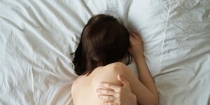 Ποιο φρούτο βοηθάει στον ύπνο