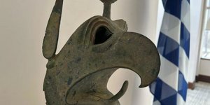 η κεφαλή του γρύπα που επαναπατρίστηκε από το Μητροπολιτικό Μουσείο της Νέας Υόρκης (MET
