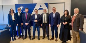 Ο Περιφερειάρχης Αττικής Νίκος Χαρδαλιάς είχε συνάντηση με τους επικεφαλής των Επιμελητηρίων της Αττικής