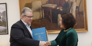 Συνάντηση του Δ. Κουτσούμπα με την πρέσβη της Σοσιαλιστικής Δημοκρατίας του Βιετνάμ