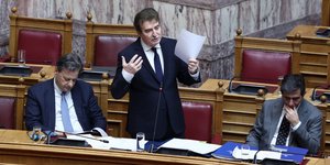 Χρυσοχοΐδης για συγκέντρωση Τεμπών: Χούλιγκανς και κουκουλοφόροι έκαναν τα επεισόδια -Κανένας πολίτης δεν εμποδίστηκε