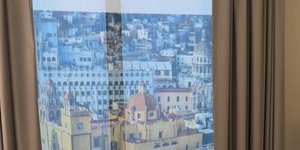 Η... θέα από το παράθυρο του ξενοδοχείου