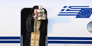 Η άφιξη του Αγίου Φωτός στην Ελλάδα 