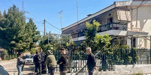 Το σπίτι που σημειώθηκε το διπλό φονικό στο Αίγιο με δράστη τον 23χρονο