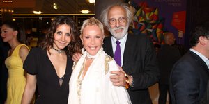 Η Αίθρα Λυκουρέζου με τους γονείς της 