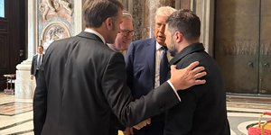 Ο Μακρόν, ο Τραμπ και ο Ζελένσκι στη Ρώμη