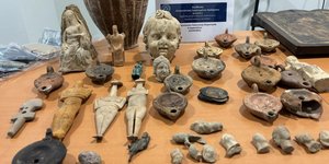 Αρχαιοκάπηλοι ευρήματα