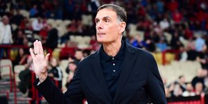 Ο Γιώργος Μπαρτζώκας στο ματς Ολυμπιακός - Μακάμπι στο ΣΕΦ