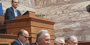 Ενημερωτική συνάντηση Βεσυρόπουλου με βουλευτές