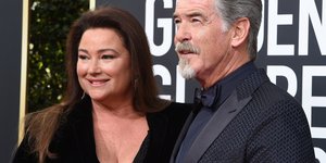 Ο Πιρς Μπρόσναν με την σύζυγό του