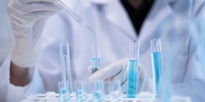 Η χημική βιομηχανία της Γερμανίας καλεί την ΕΕ να αποφύγει την κλιμάκωση με τις ΗΠΑ