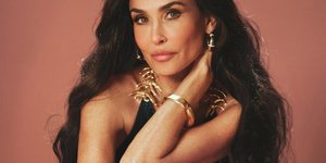 Η Ντέμι Μουρ ποζάρει για το περιοδικό People