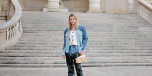 Με ραφές και γιακάδες -Τα τζιν μπουφάν της φετινής άνοιξης είναι πιο ιδιαίτερα από ποτέ, σύμφωνα με την style expert